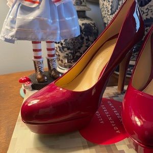 Gianni Bini 7 1/2 Royal Red Heels